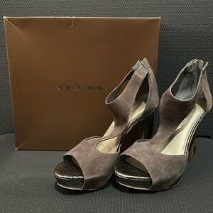 Audrey Brooke size 8.5 unworn heels